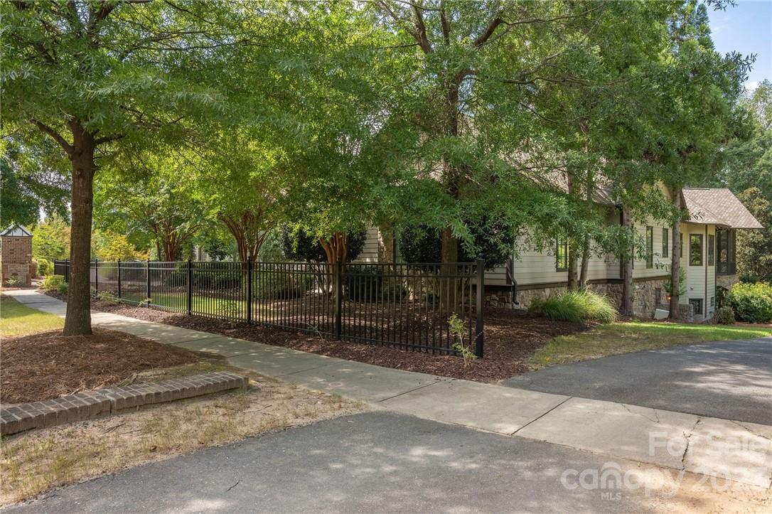 The Palisades - Residential