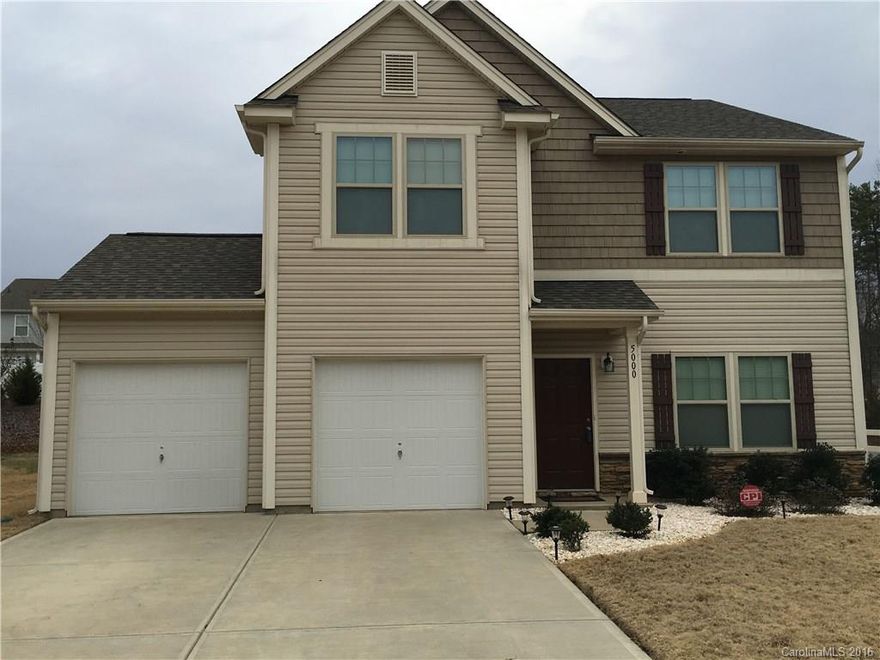 Gorgeous move in ready 3 large Brs 2.5 bath with a loft. Office on main. Bright, open floor plan with lots of natural light. Convenient mud rm off garage. Crown molding throughout.  Open gourmet Kit has plenty of cabinet space, granite countertops, tiled backsplash island & stainless steel appliances, flows to living room! Spacious master suite with sep shower,garden tub, WIC, and granite counter tops. Easy access to Ballantyne and Uptown. Minutes from I485, I77 and The Carolina Mall.