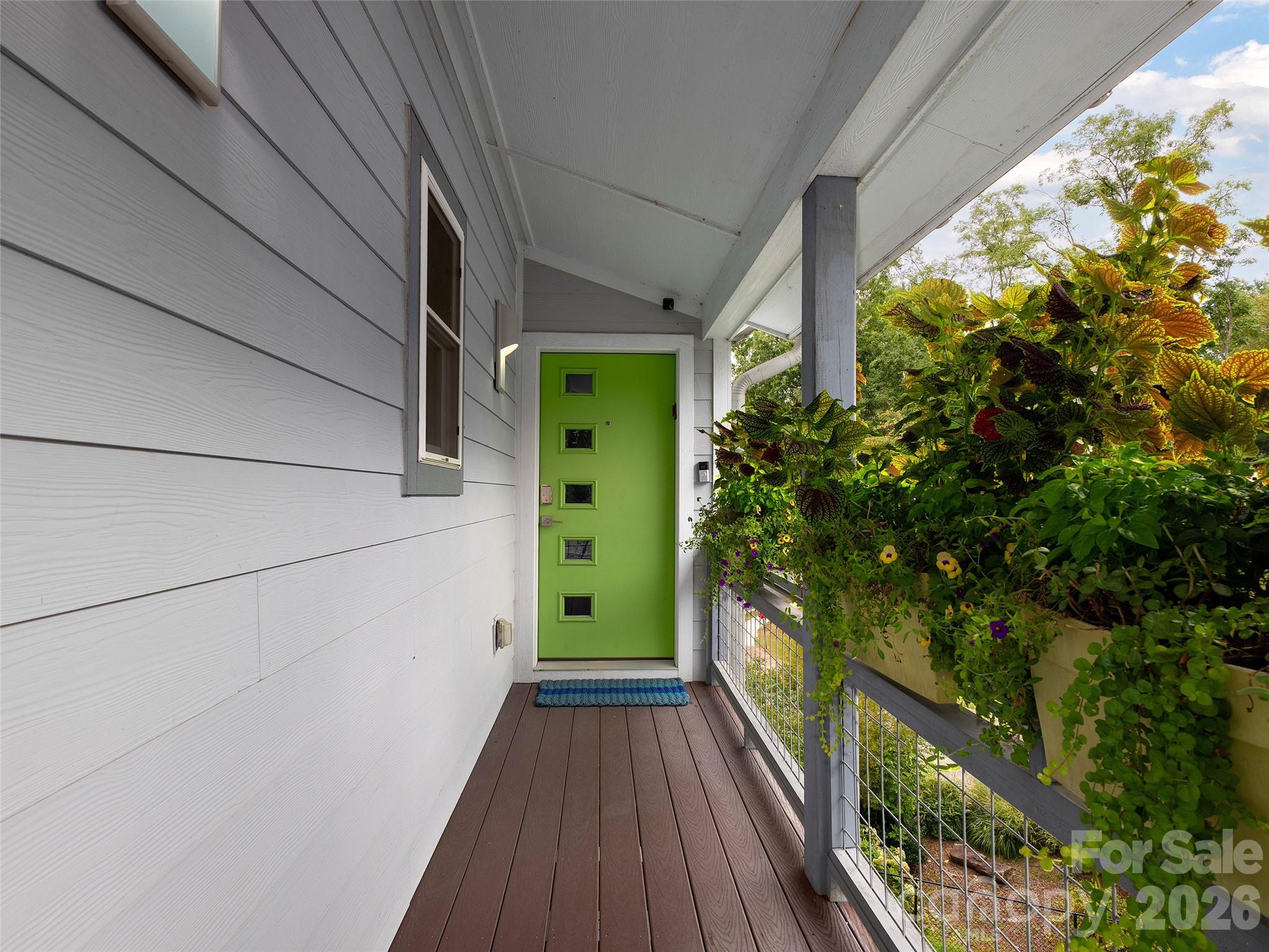 10 Birdhouse Row