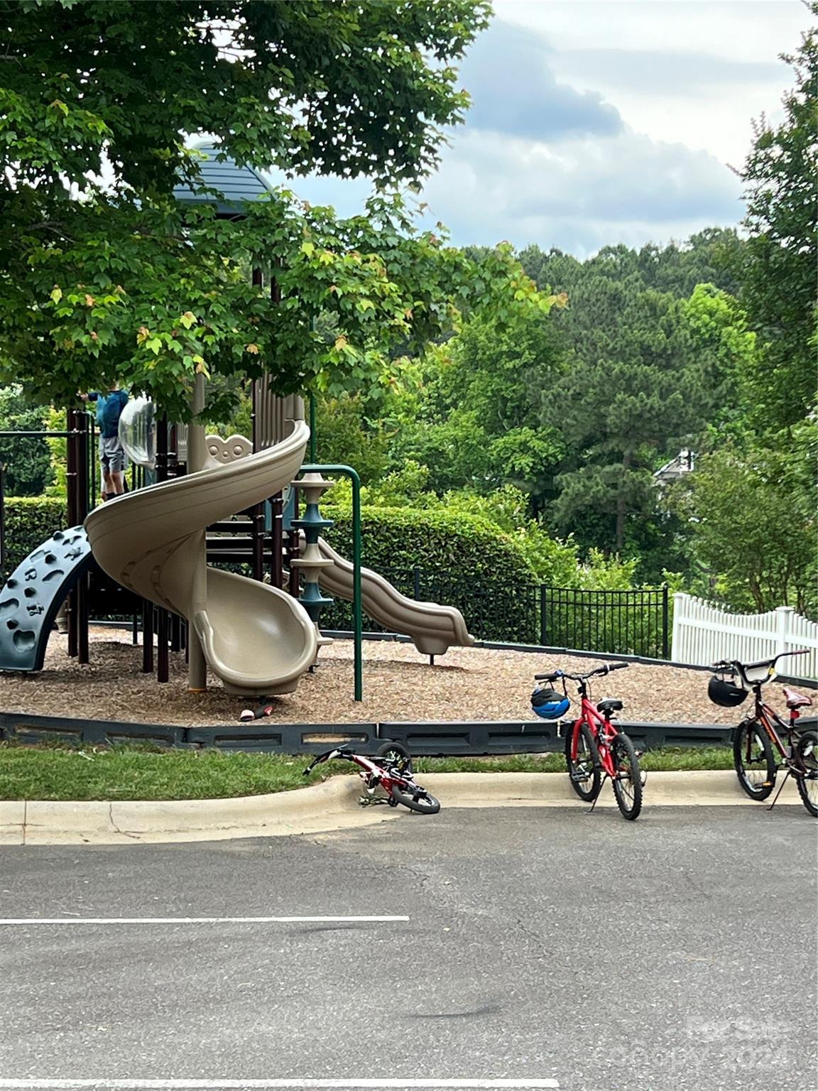 Ridge Pointe - Residential