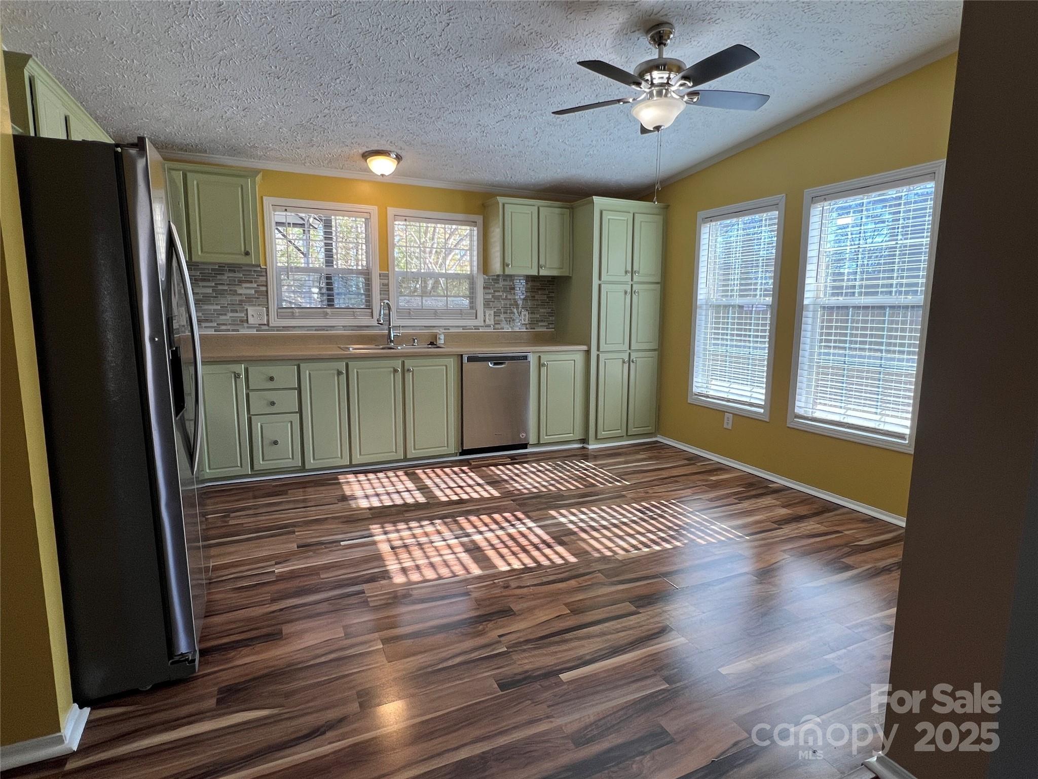 5504 Hillsdale Street