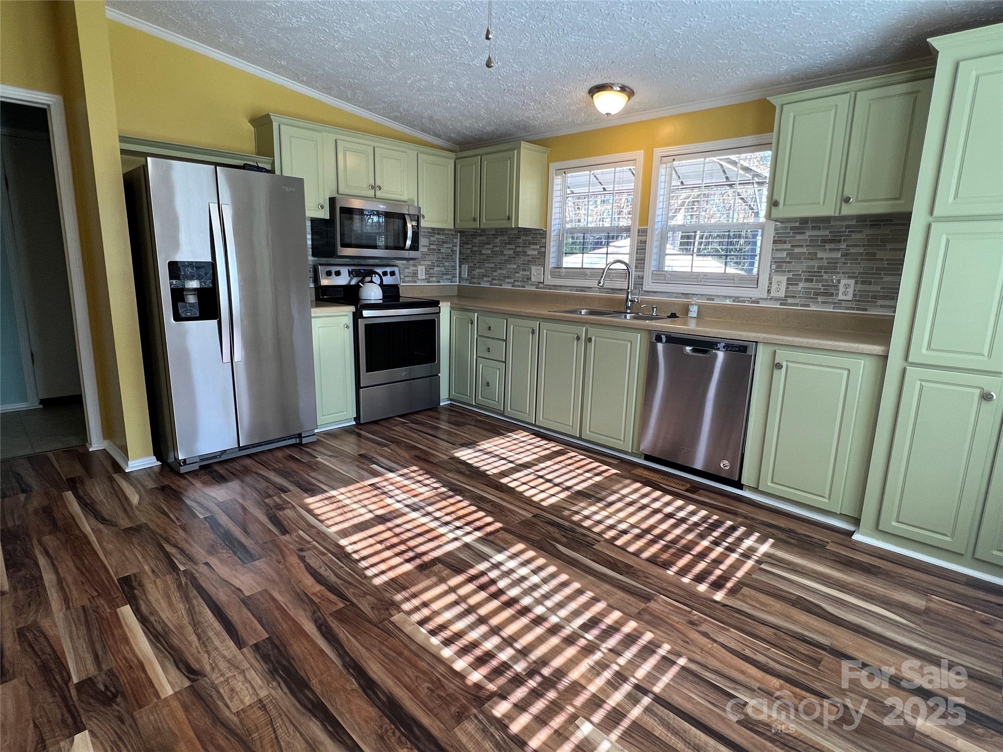 5504 Hillsdale Street