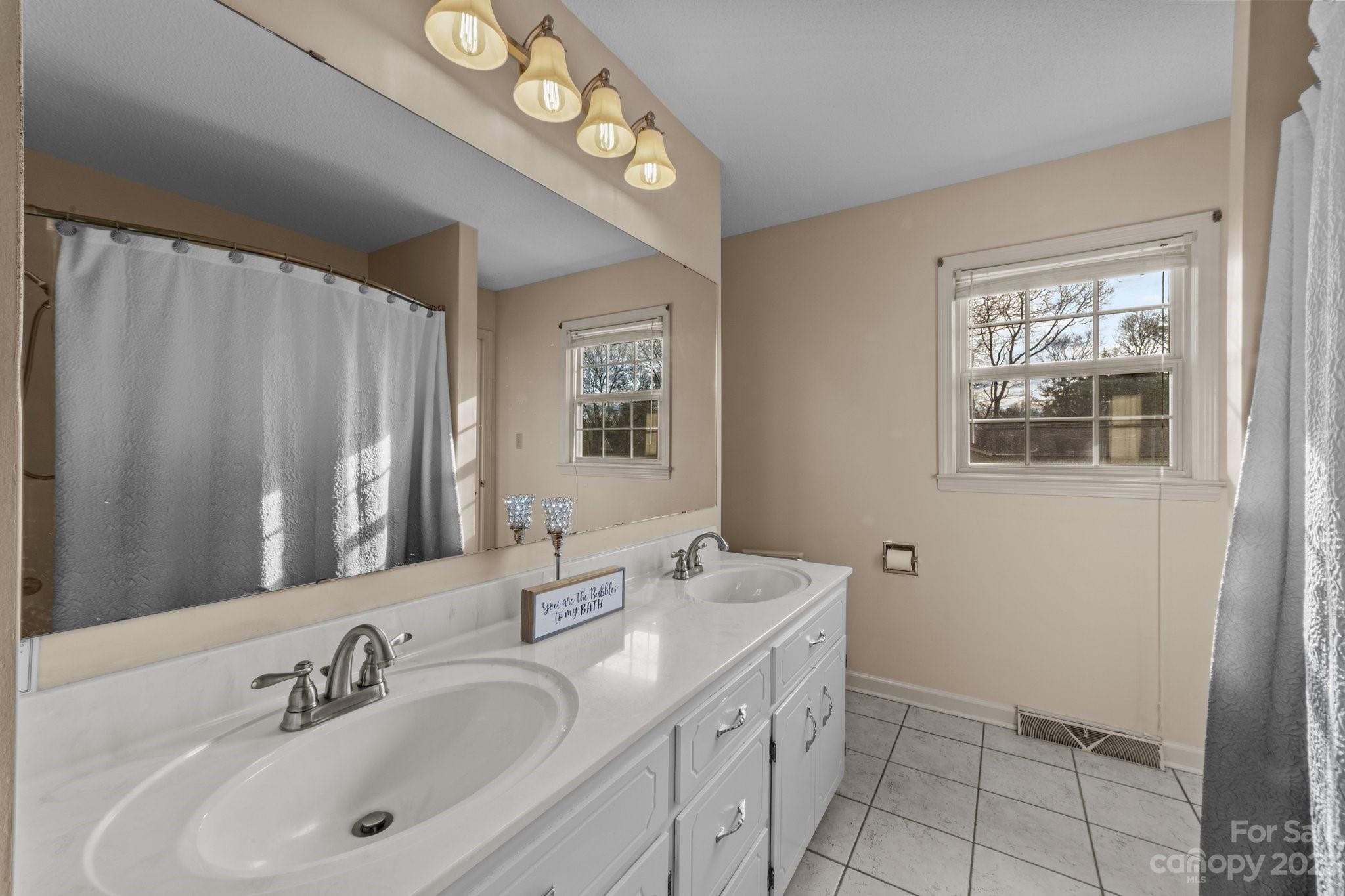 Carolando - Residential