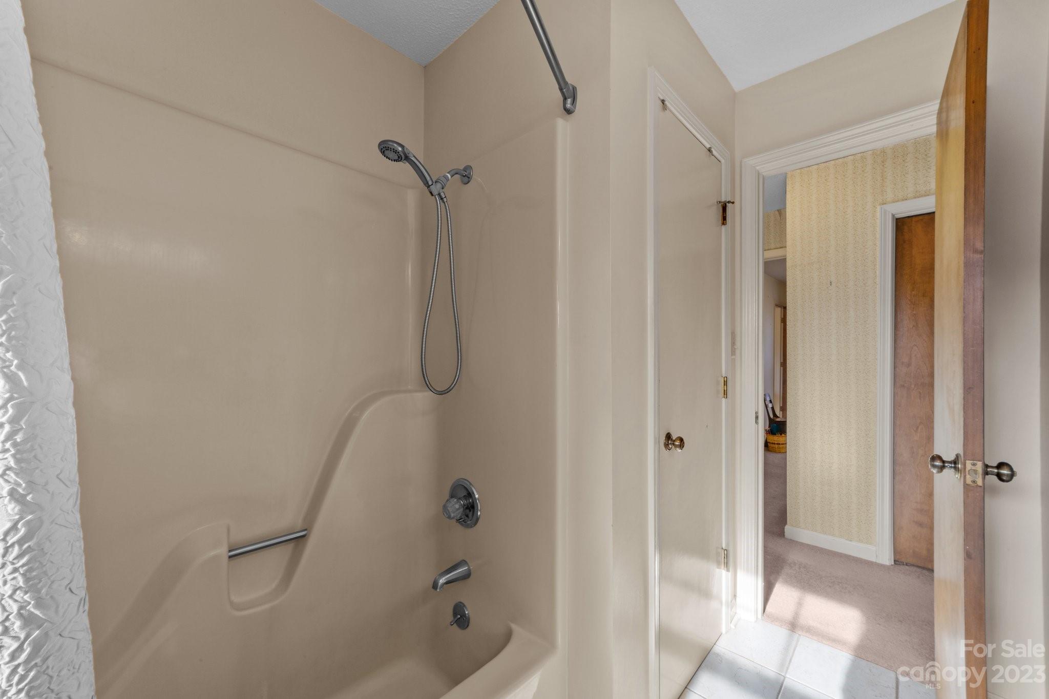 Carolando - Residential