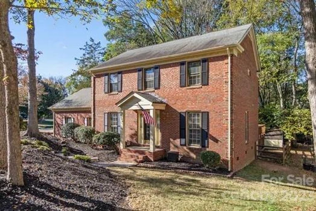 9250 Deer Spring Lane, Charlotte, NC 28210, MLS 4098032 Allen Tate