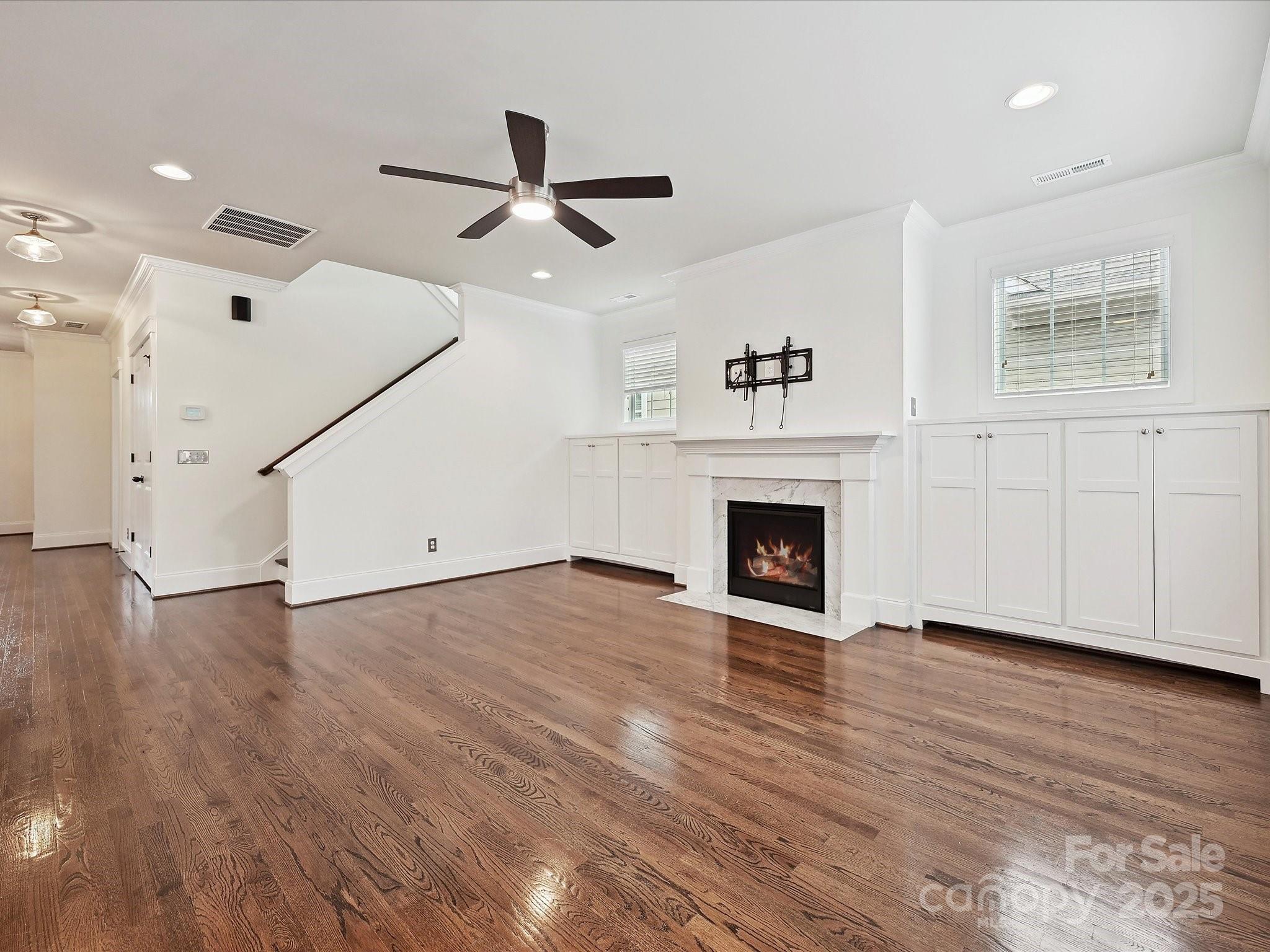 Riverwalk - Residential