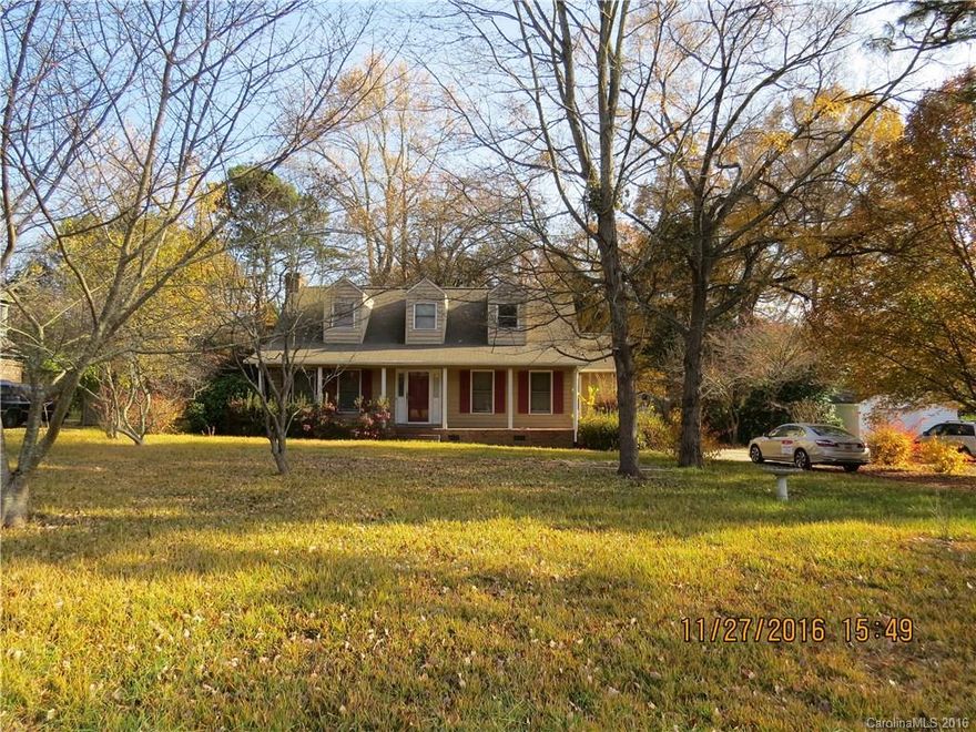 3 bed/2 full bath foreclosed home w/sunroom in well established neighborhood.  Master on main with tons of storage including 2 storage buildings. Seller makes no warranties expressed or implied as to the condition of property. Sold AS-IS.  Pertaining to cash offers, the Grantee(s), or purchaser(s) of the property cannot re-sell, record an additional conveyance document or otherwise transfer title to the property within 60 days following the grantor's execution of this deed.