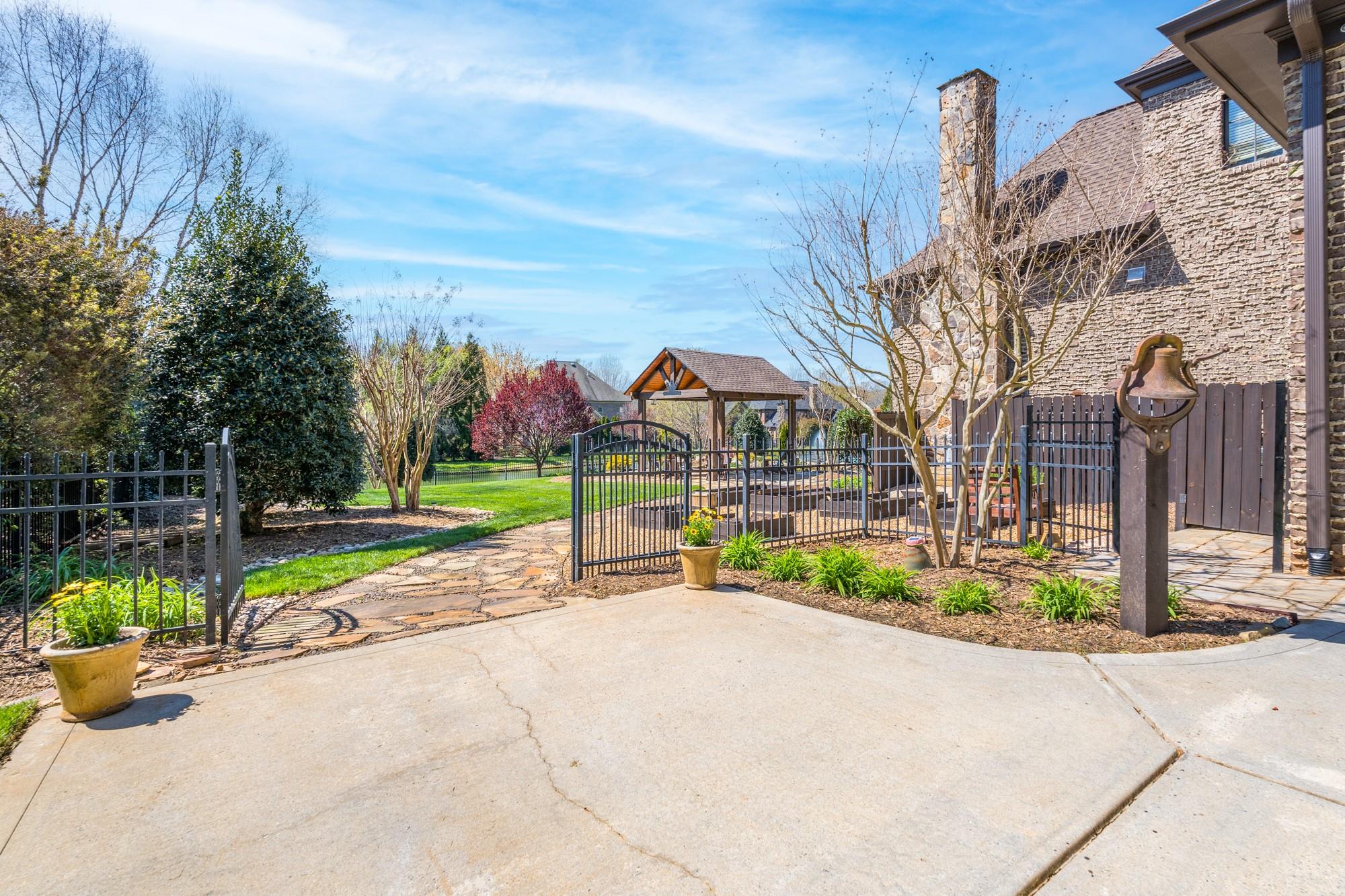 Chatelaine - Residential