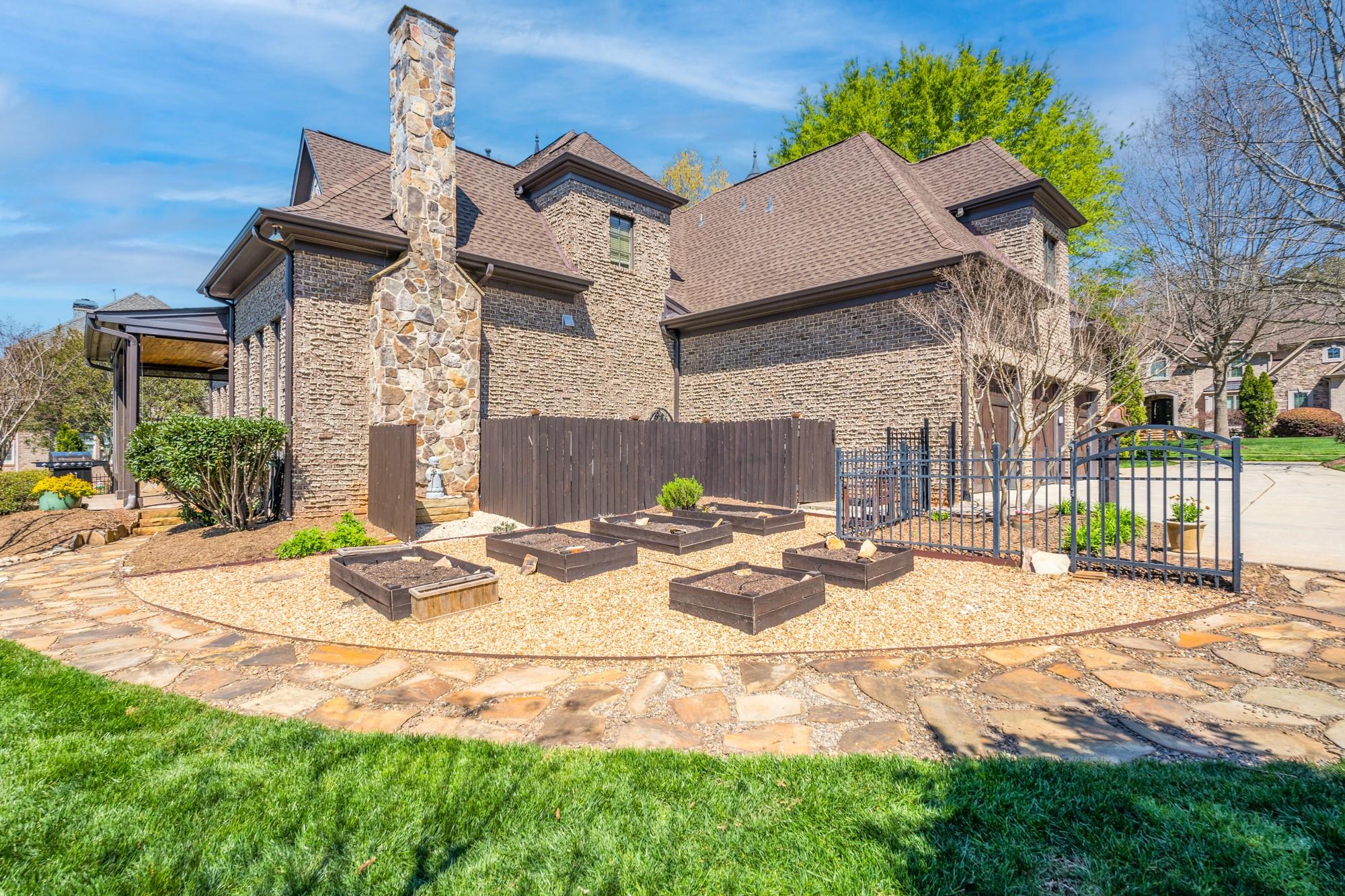 Chatelaine - Residential