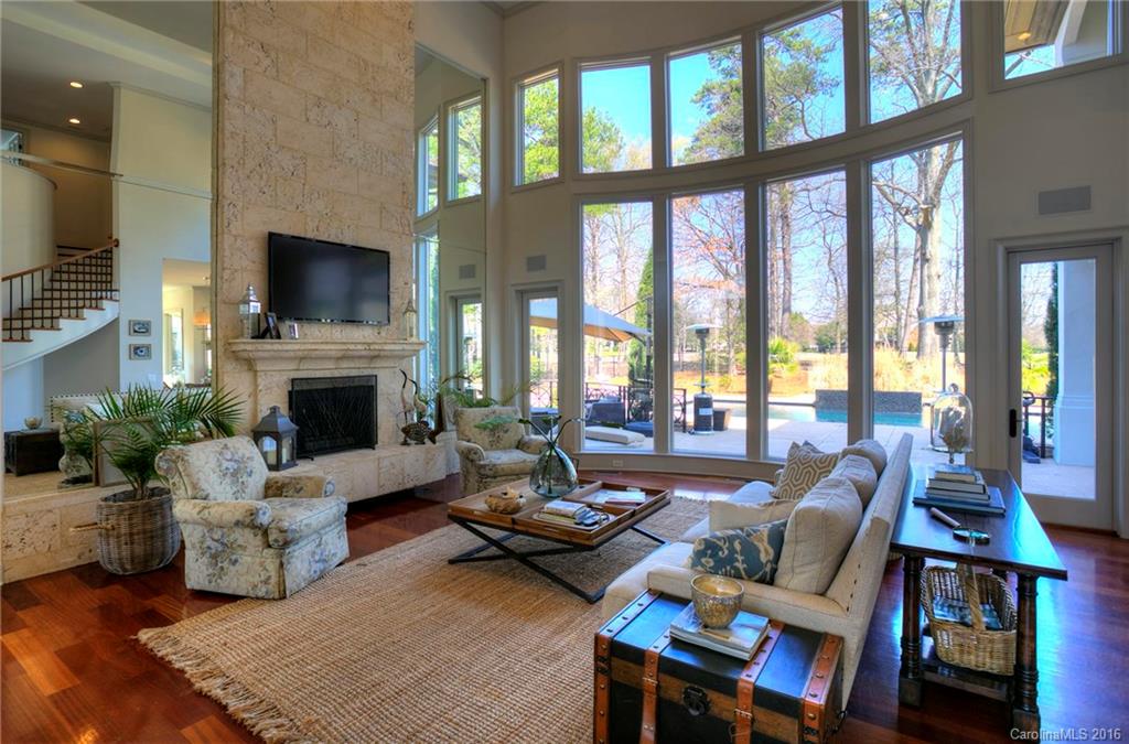 The Peninsula - Residential