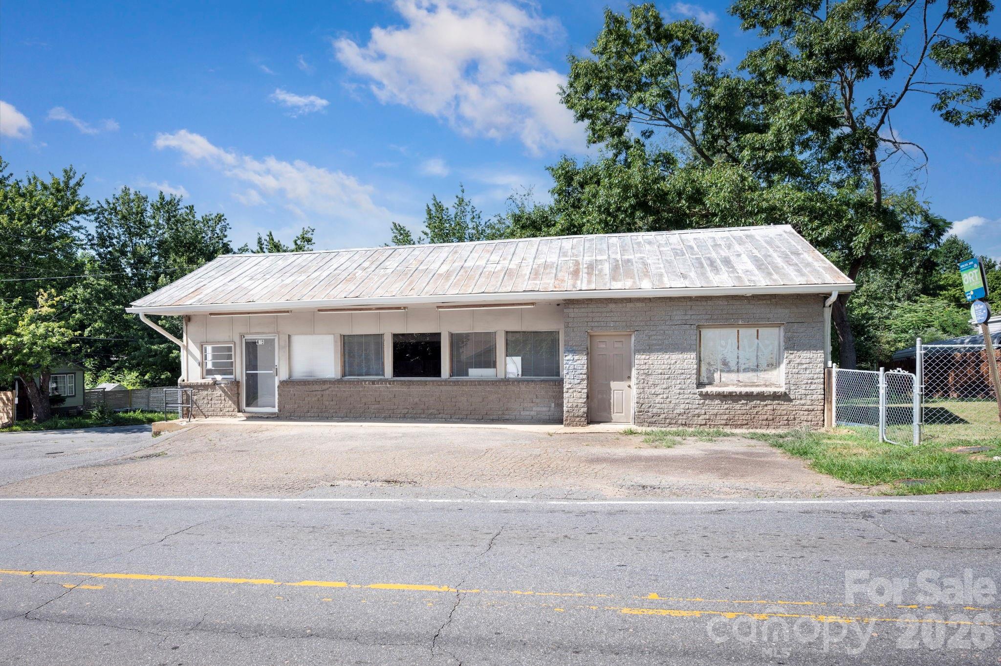 475 Deaverview Road, Asheville, NC, 28806