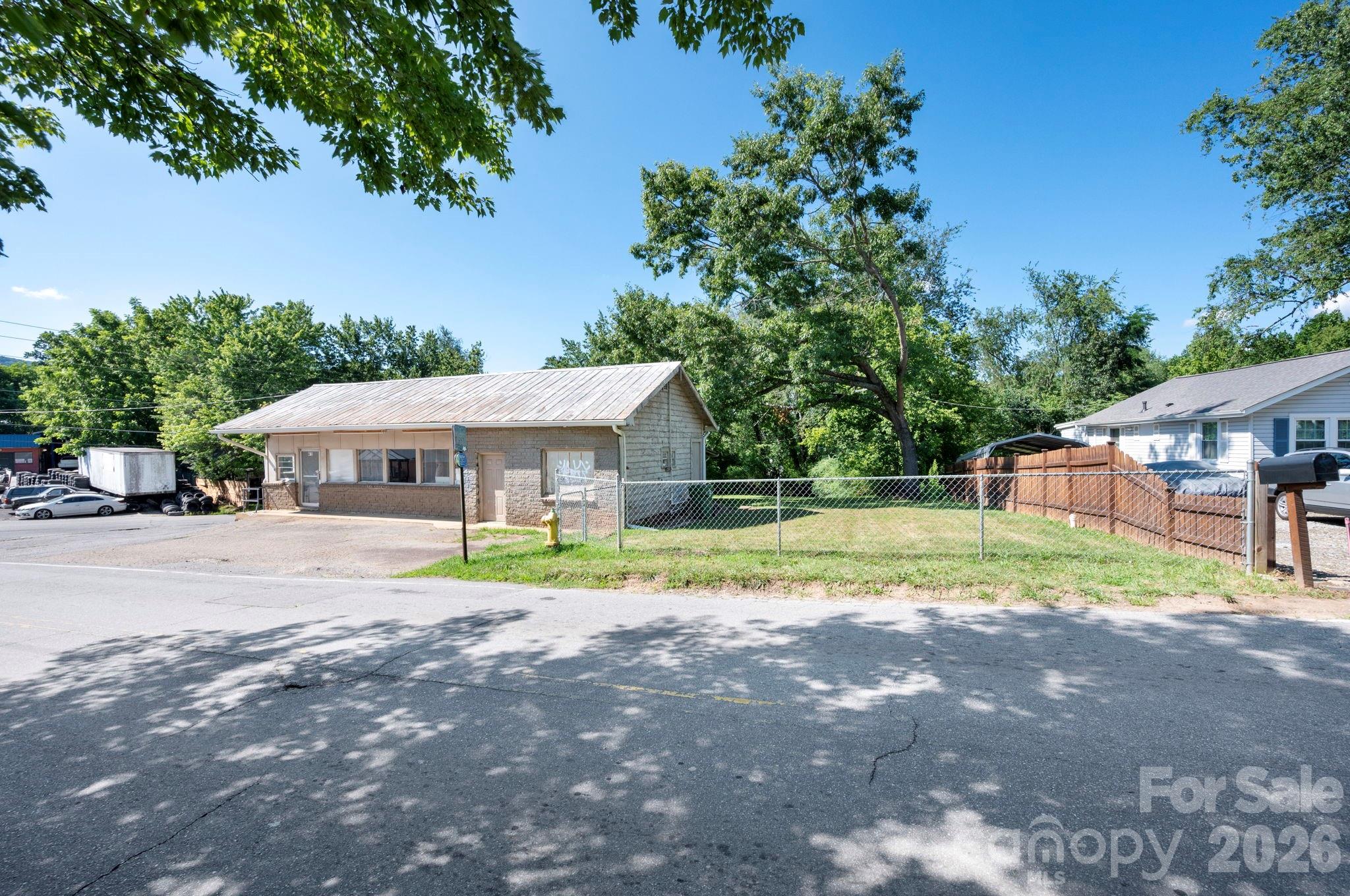 475 Deaverview Road