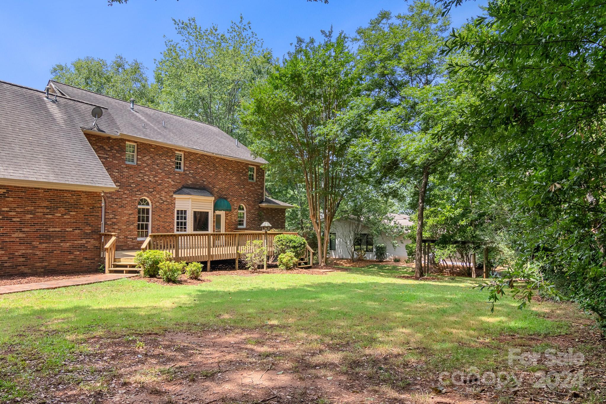 Country Club Gardens - Residential