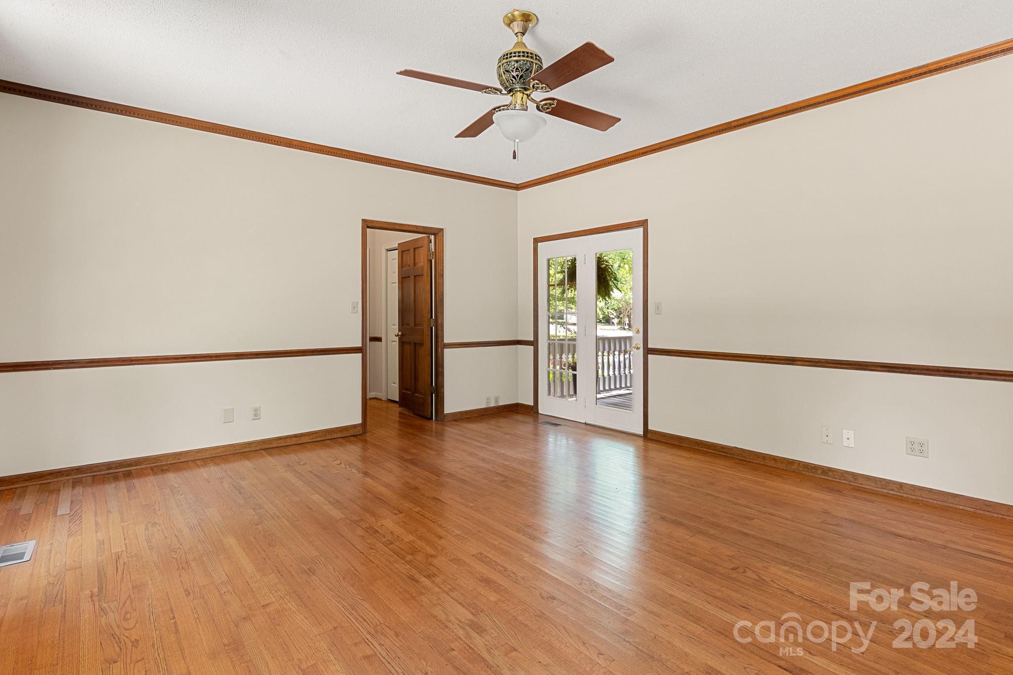 Country Club Gardens - Residential