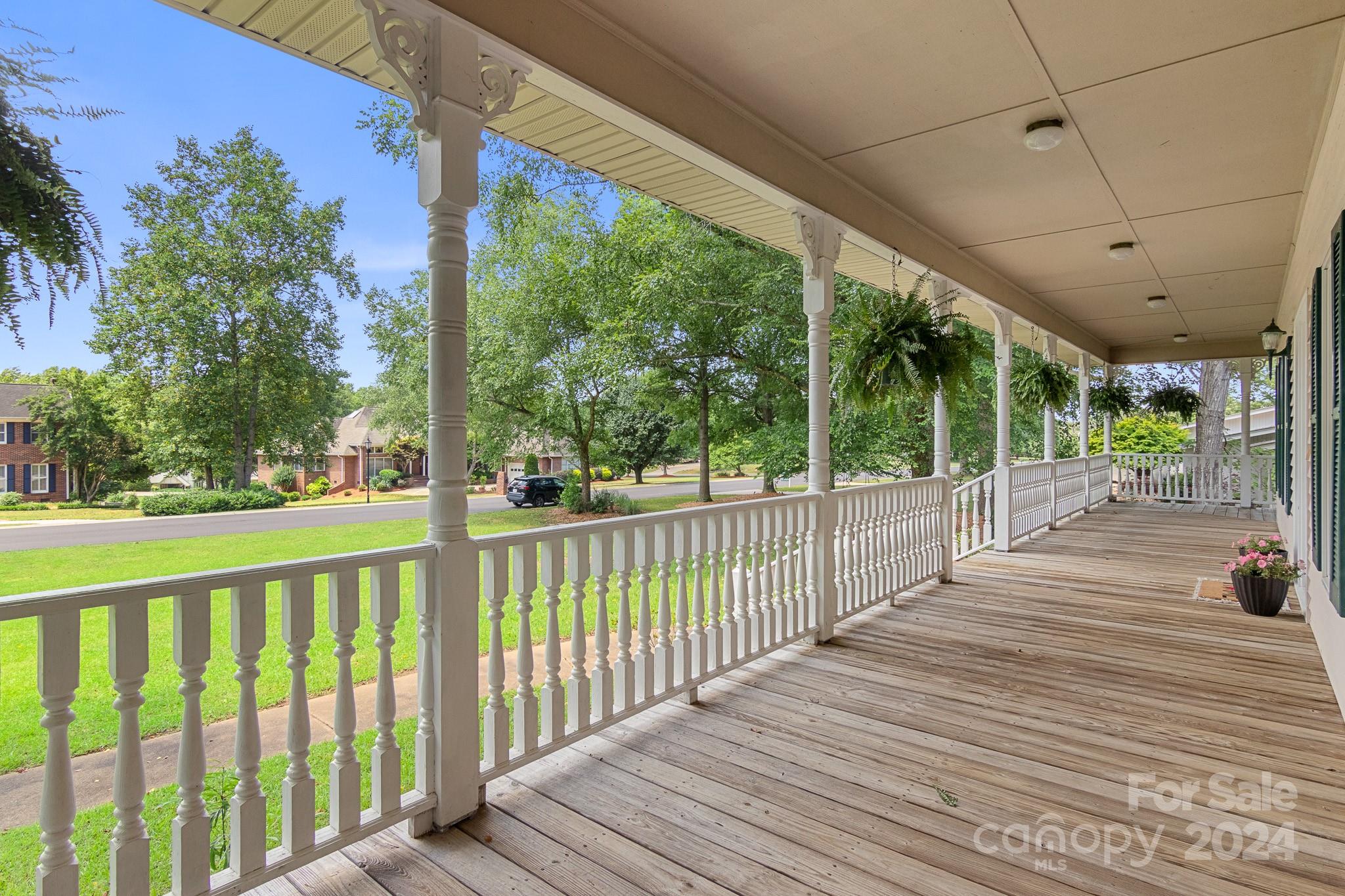 Country Club Gardens - Residential