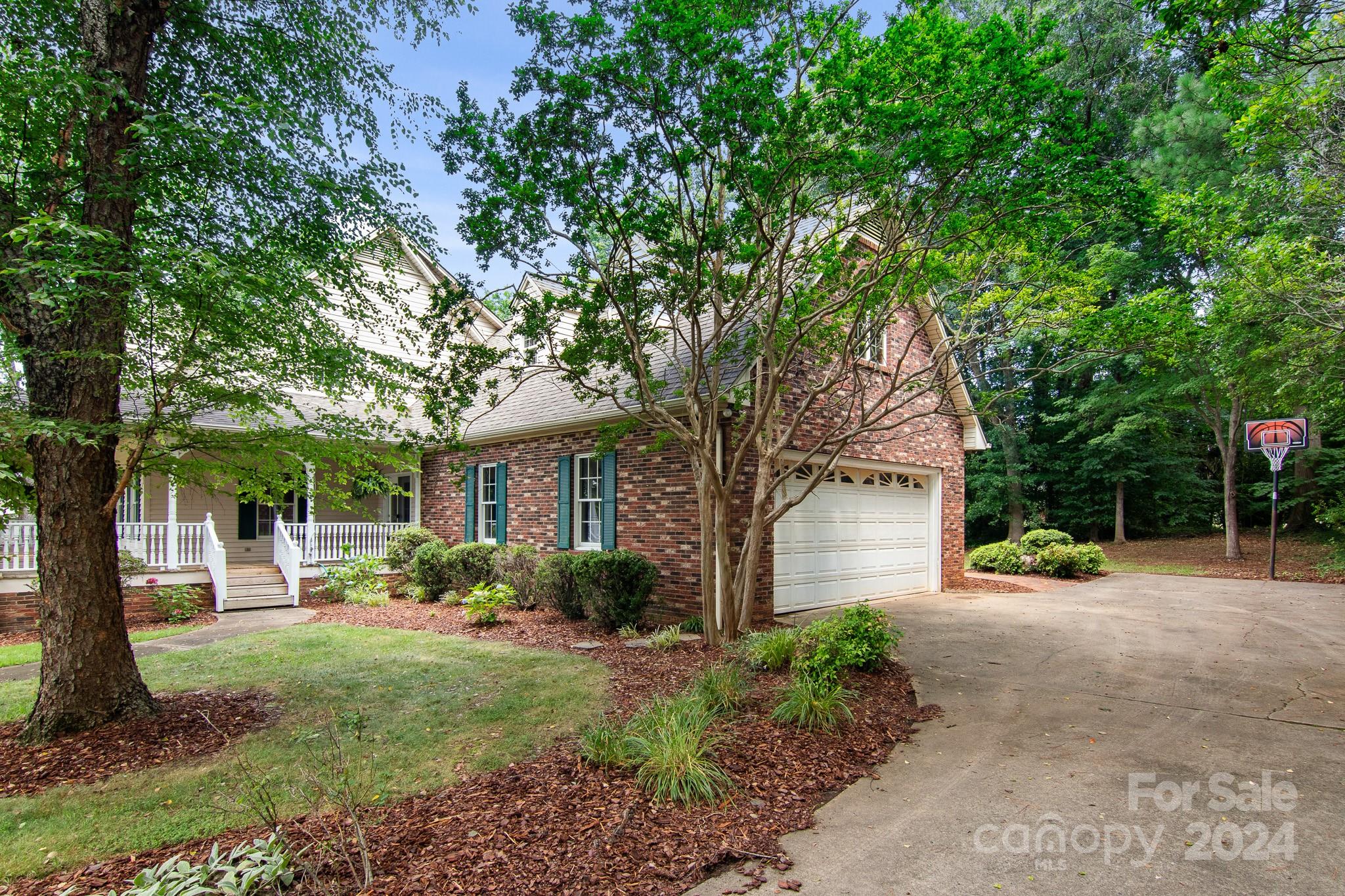 Country Club Gardens - Residential