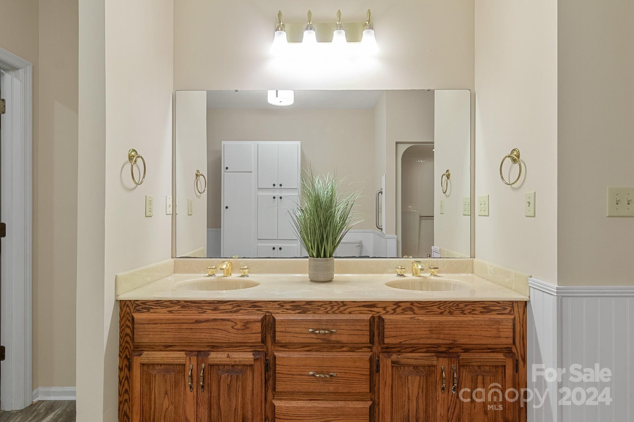 Country Club Gardens - Residential