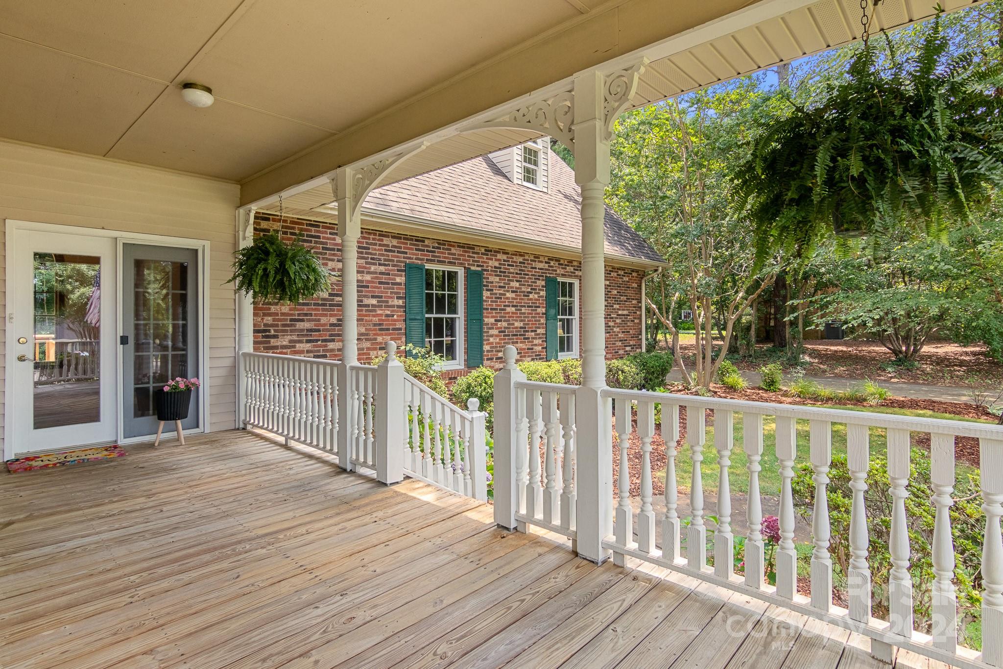 Country Club Gardens - Residential