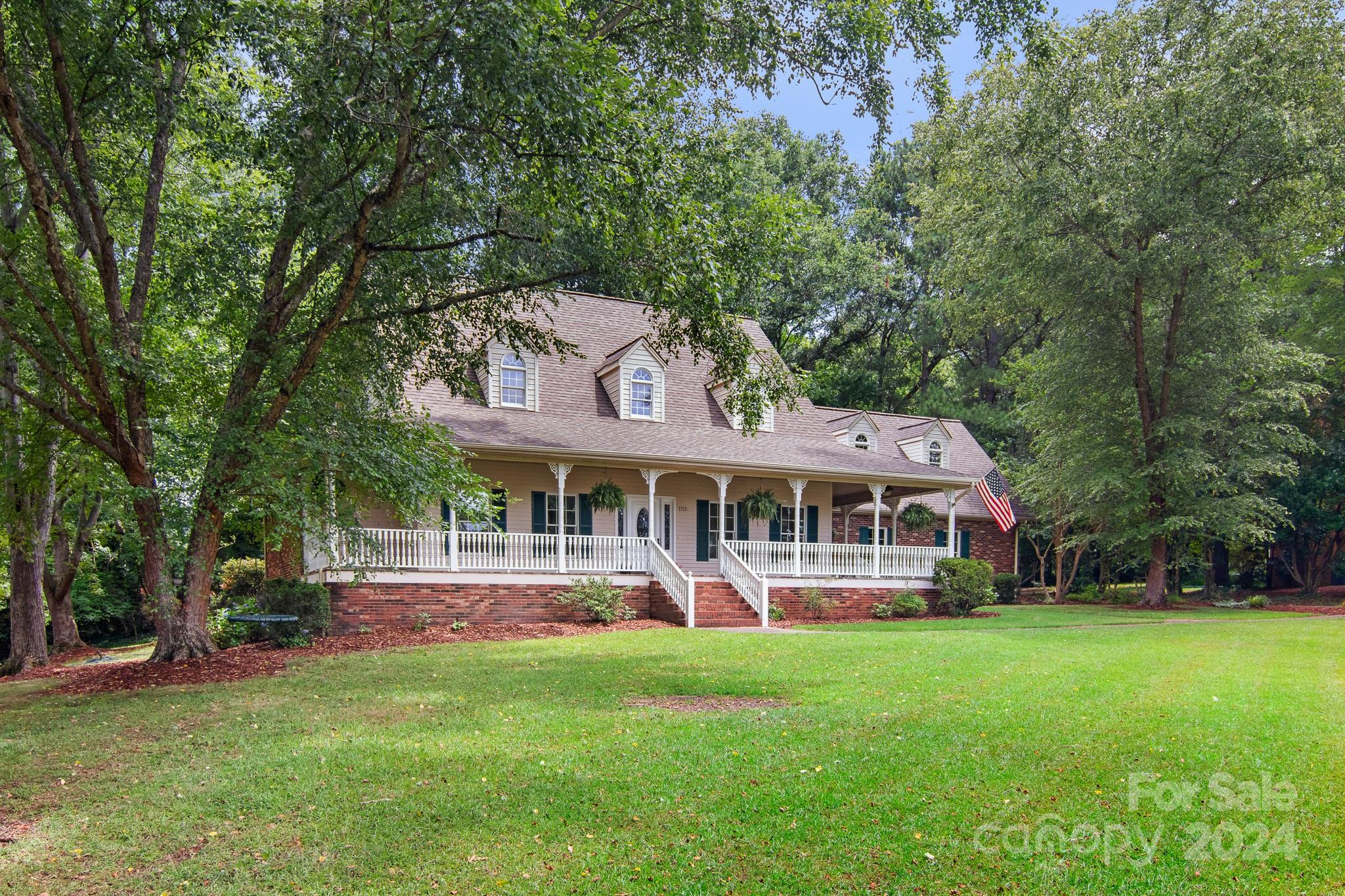 Country Club Gardens - Residential