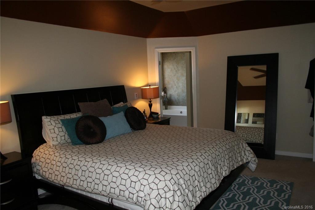 Sunset On Linda Vista - Residential