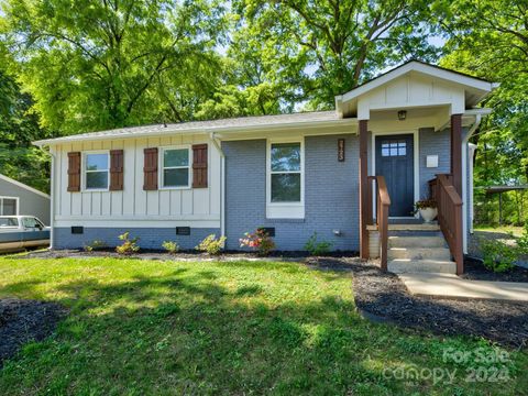 Single Family Residence in Charlotte NC 2723 Coronet Way.jpg