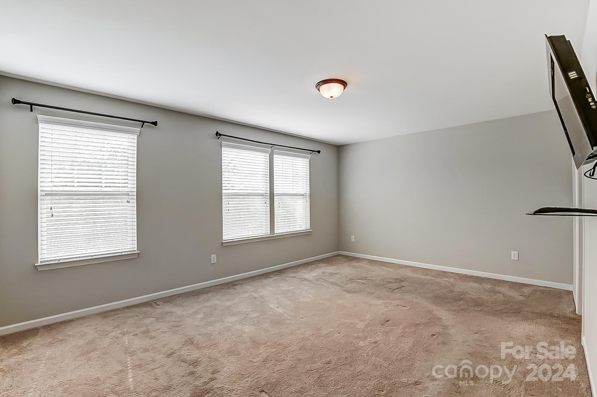 Newport Lakes - Residential