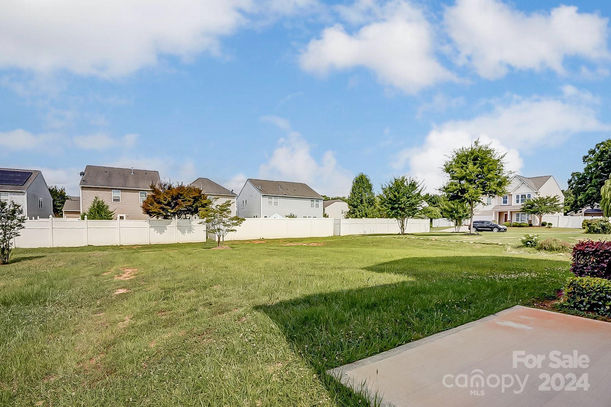 Newport Lakes - Residential