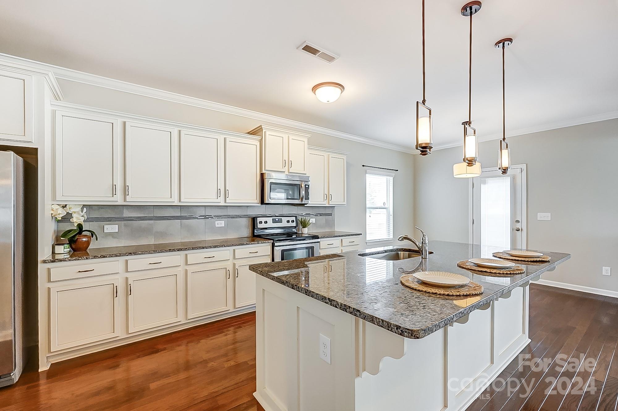 Newport Lakes - Residential