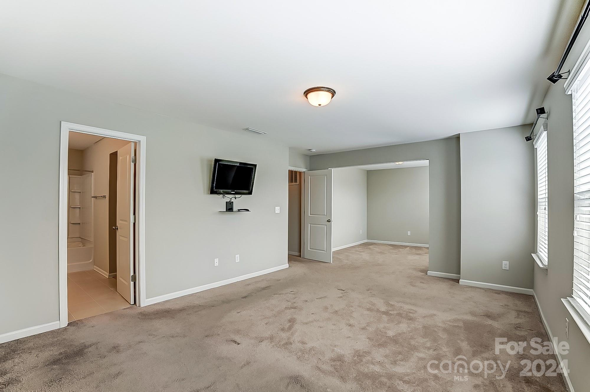 Newport Lakes - Residential