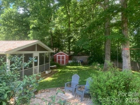 107 High Street Black Mountain NC 28711