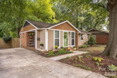 Photo of 4805 Murrayhill Road, Charlotte, NC 28209 (MLS # 4431947)
