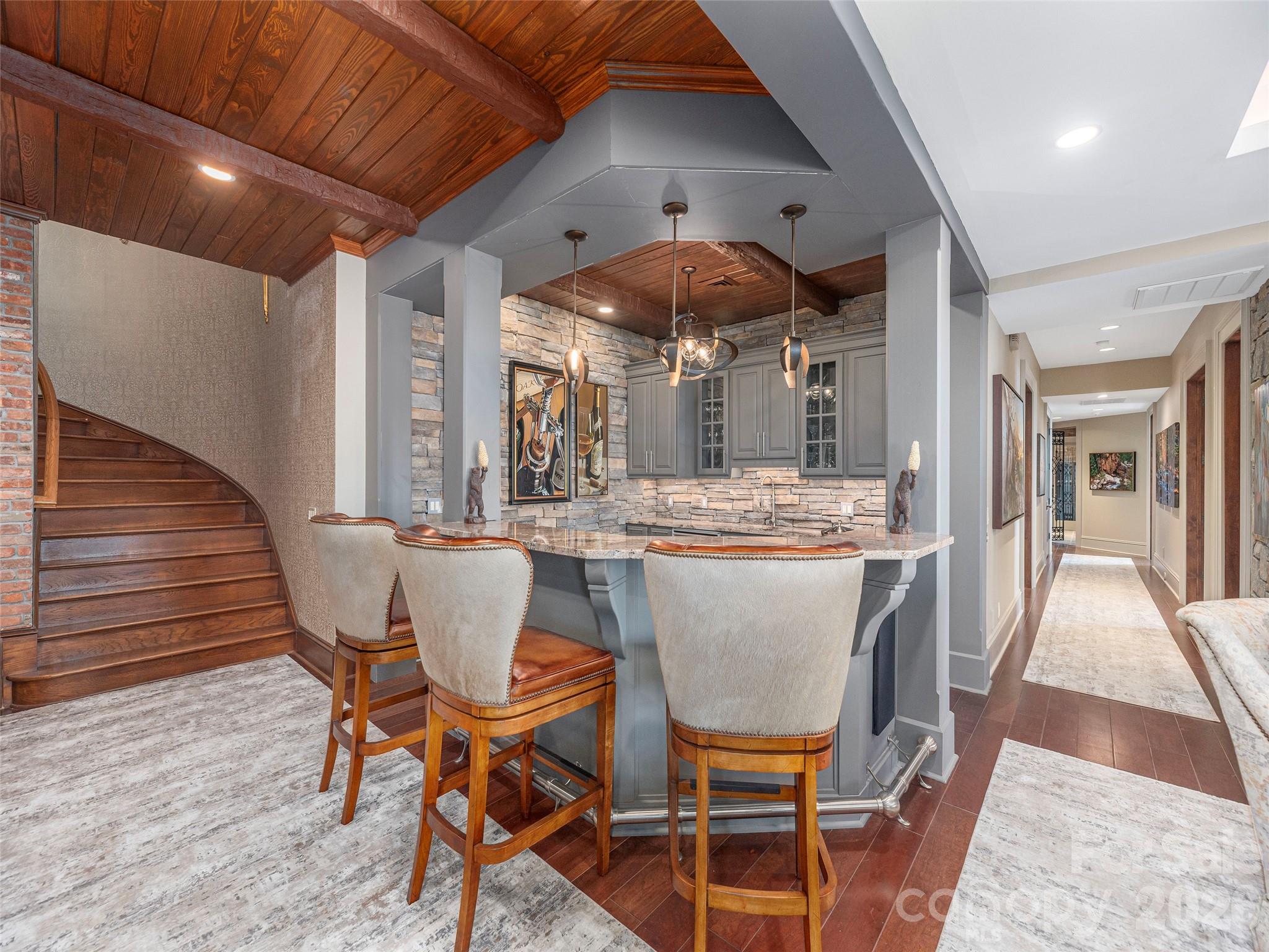 Reynolds Mountain - Residential