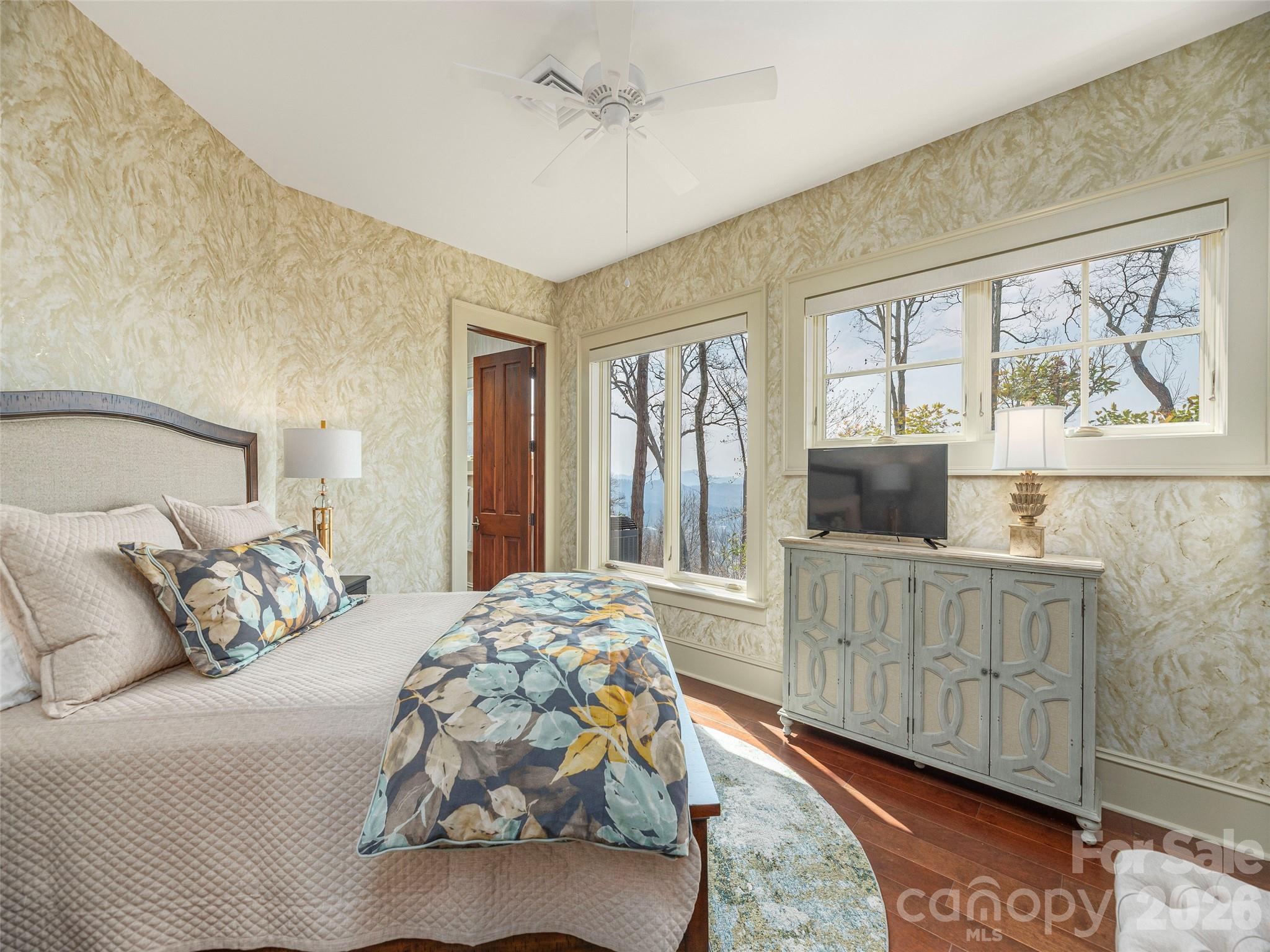 Reynolds Mountain - Residential