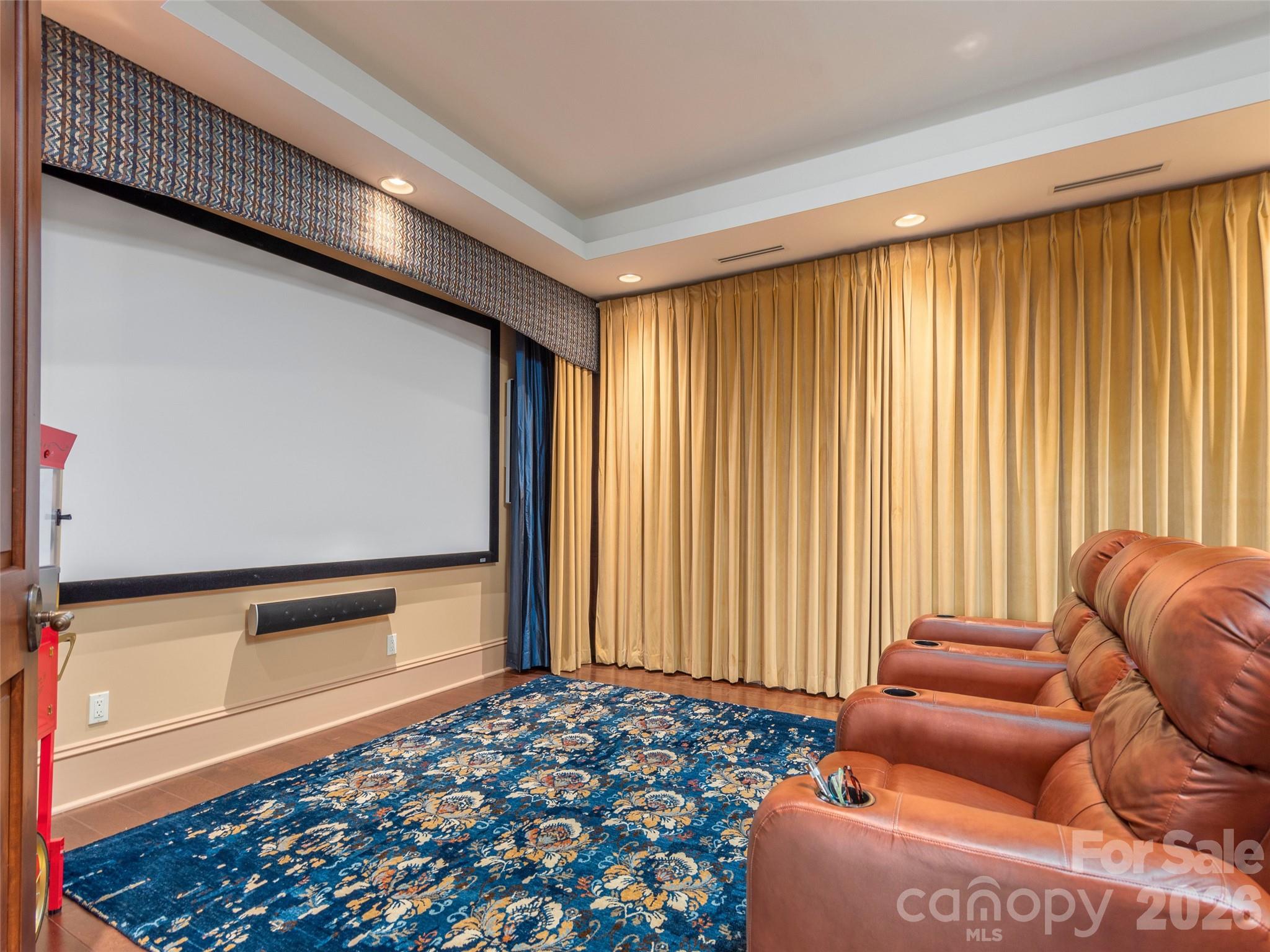 Reynolds Mountain - Residential