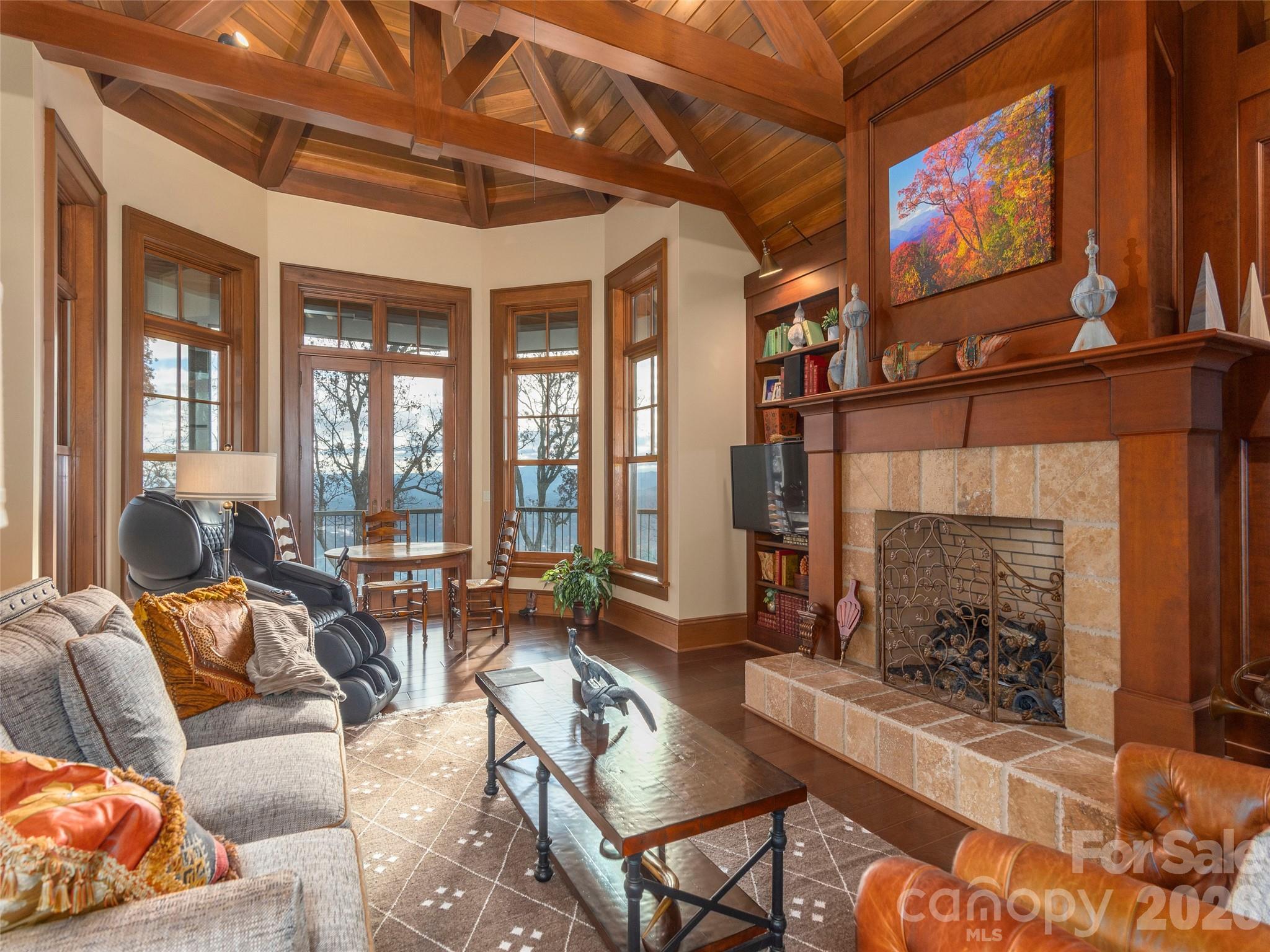 Reynolds Mountain - Residential