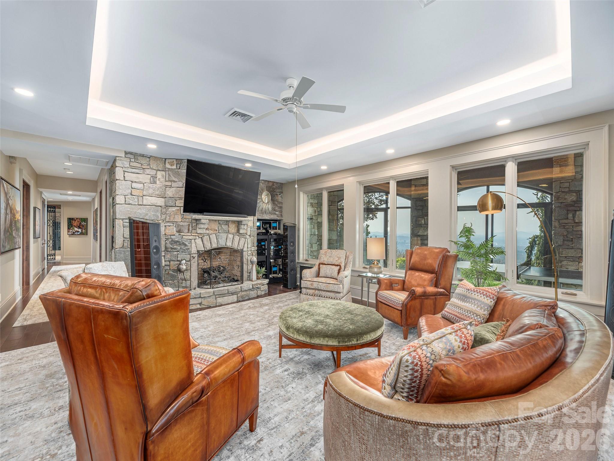 Reynolds Mountain - Residential