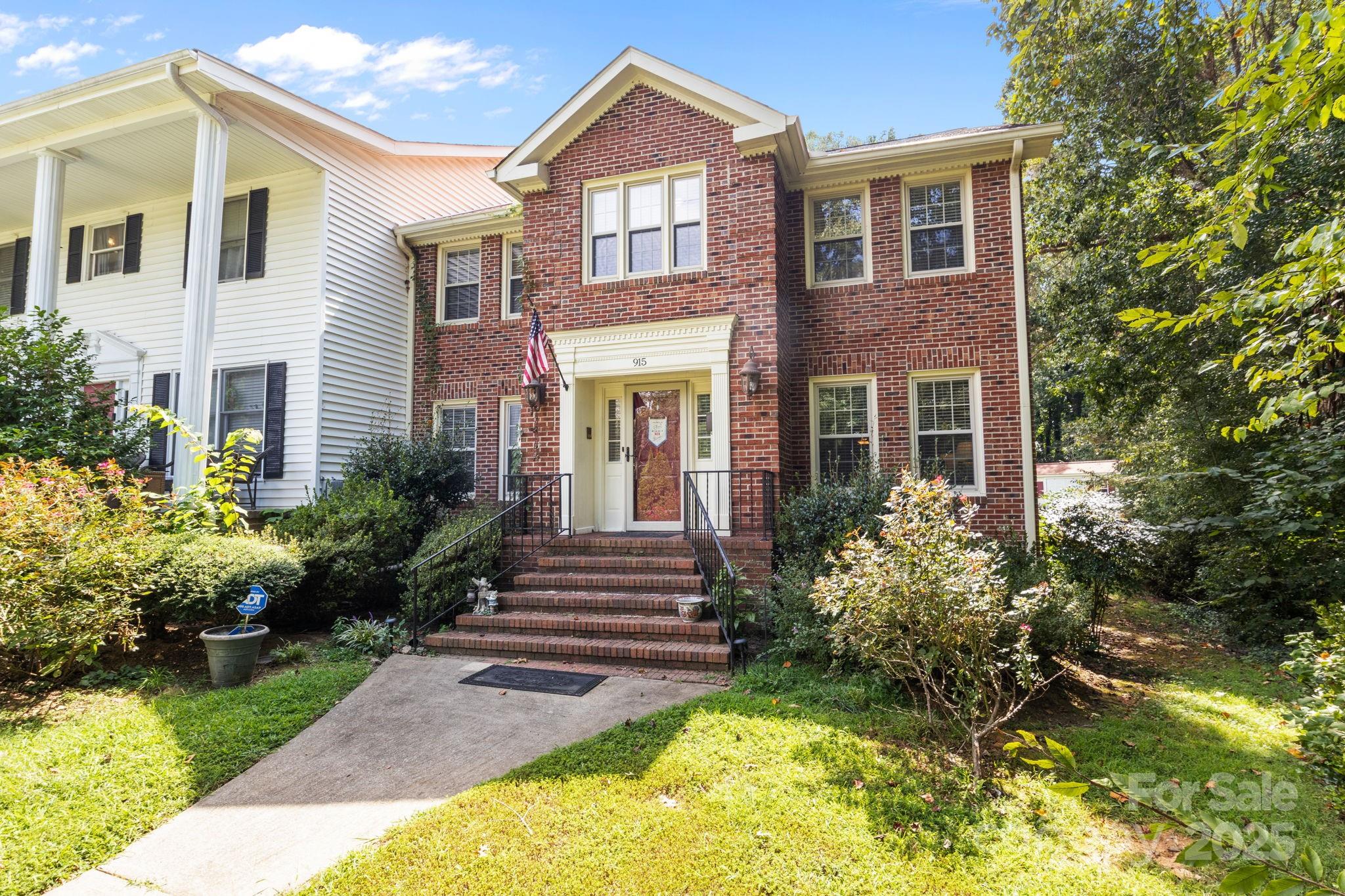 915 Sprucewood Street