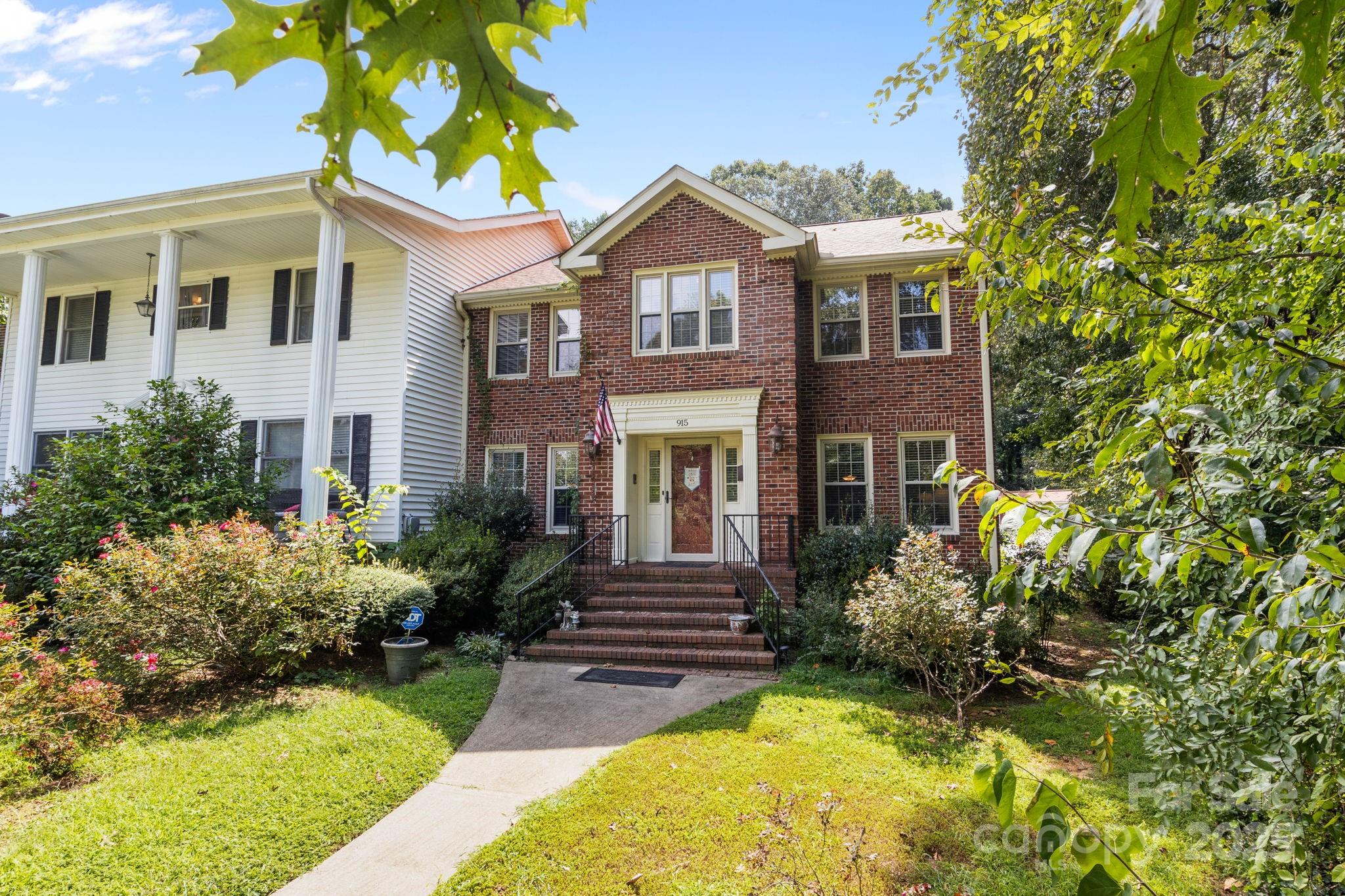 915 Sprucewood Street