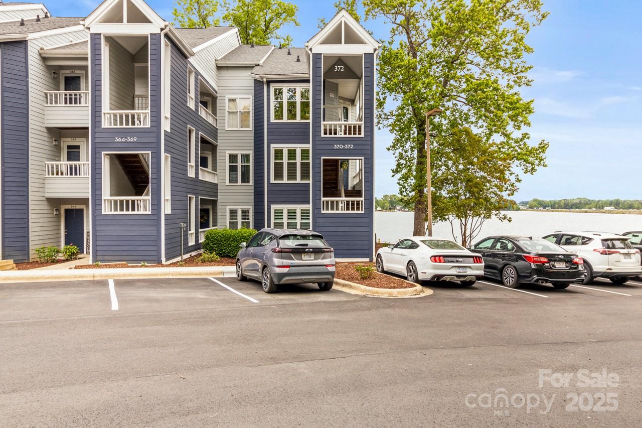 372 Northwest Drive