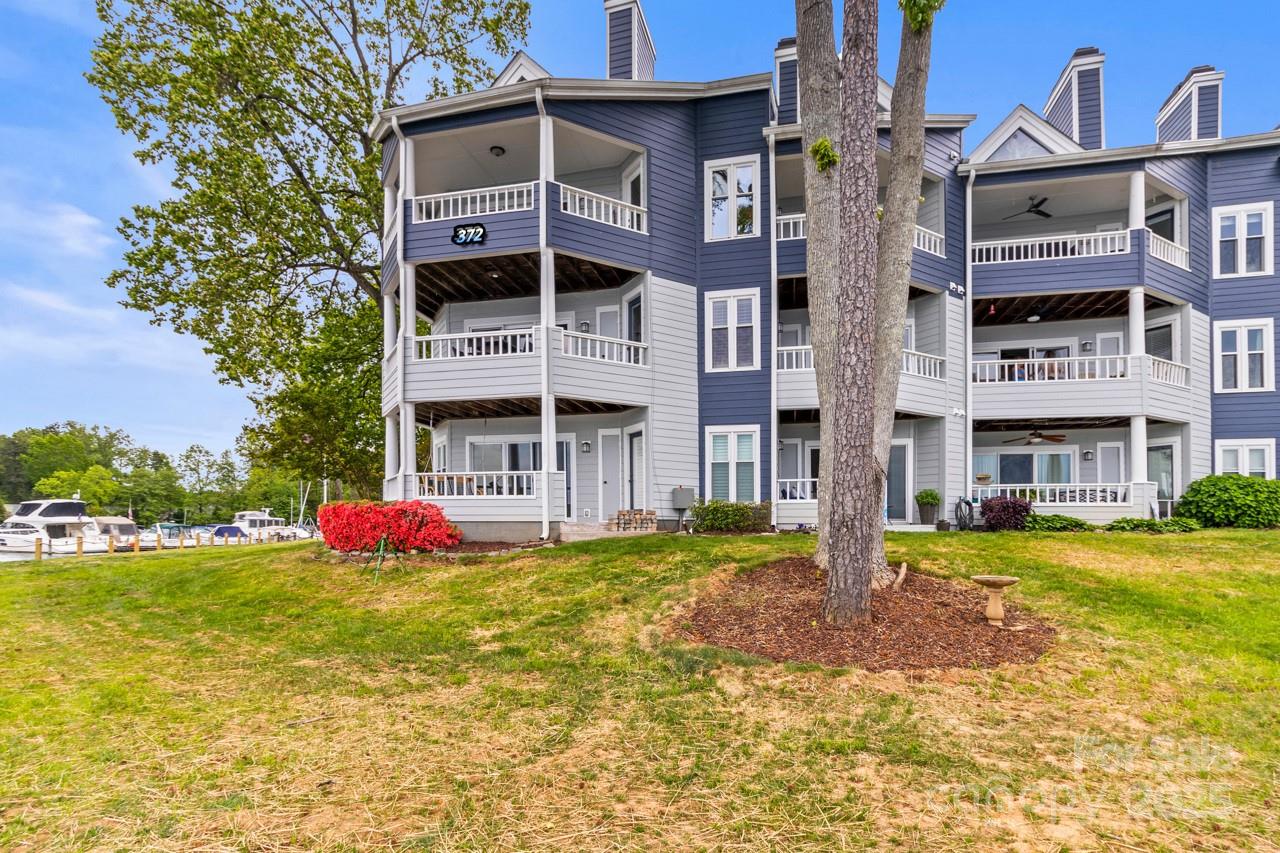 372 Northwest Drive