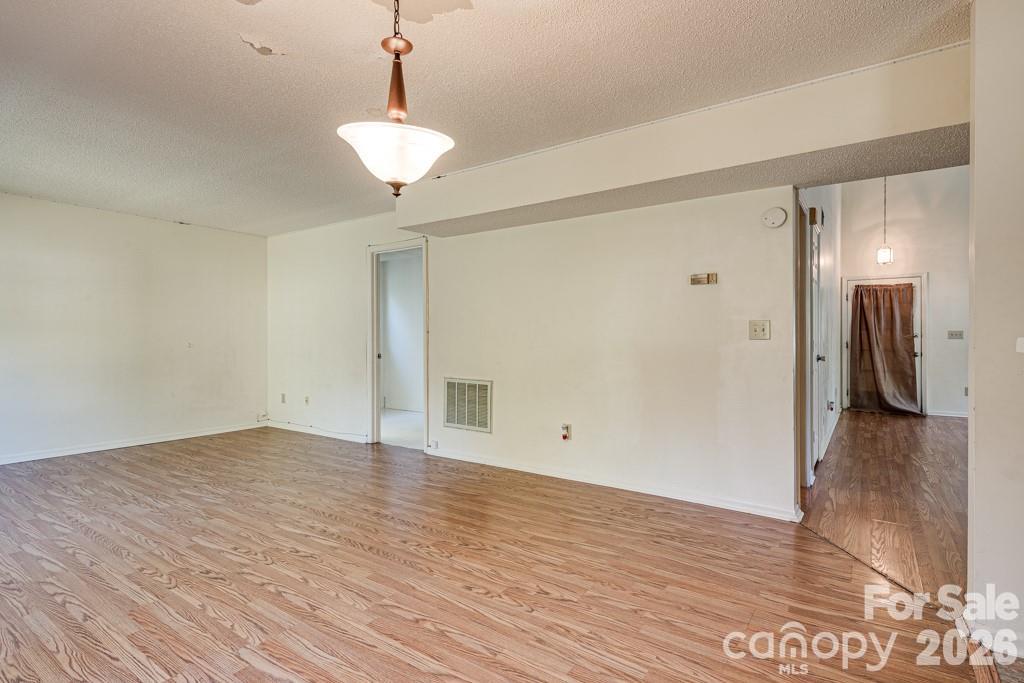 6844 Shiloh Ridge Lane