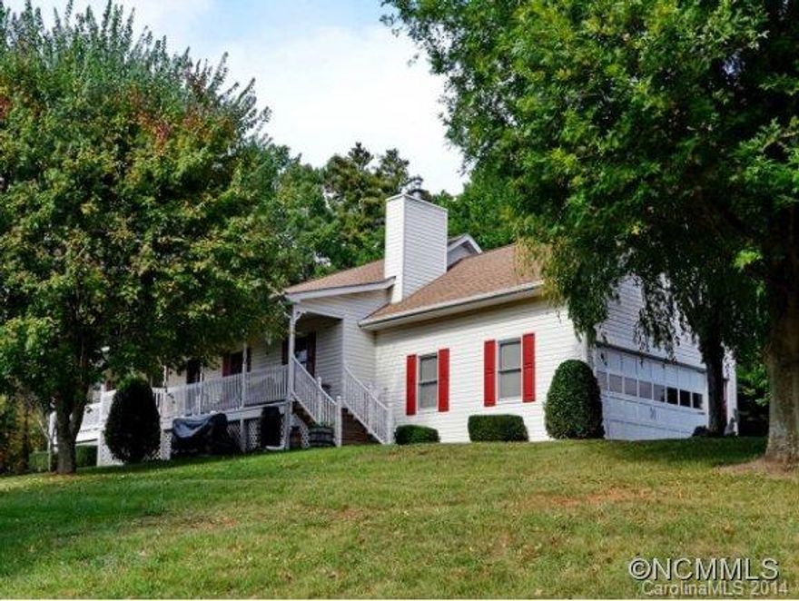 Immaculate 3 bedroom, 2 bath home. Cathedral ceilings, formal Dining, cozy Great Room with new wood insert, open floor plan, Master with walk-in closet. Large lot, great views. Fenced back yard for your pets, too. Welcome home!