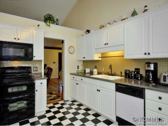 Kingston Knolls - Residential