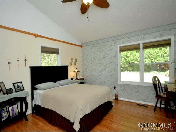 Kingston Knolls - Residential