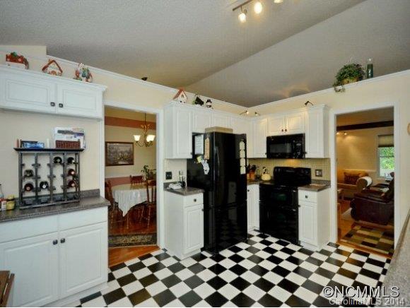 Kingston Knolls - Residential