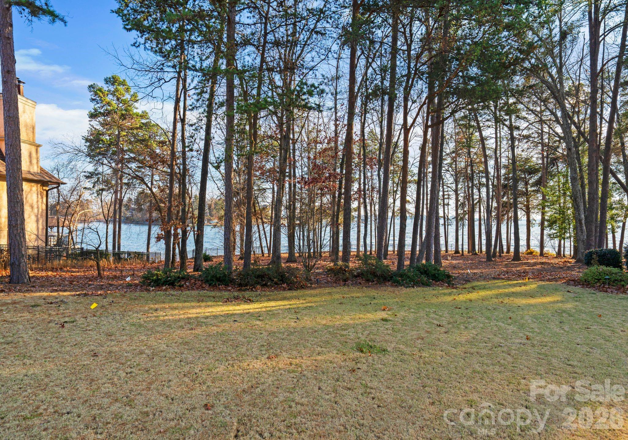 The Peninsula - Residential