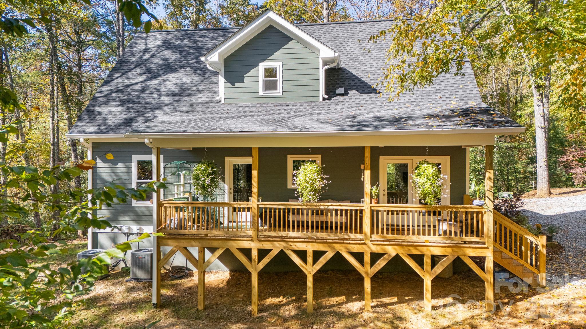 203 Sawyer Lane