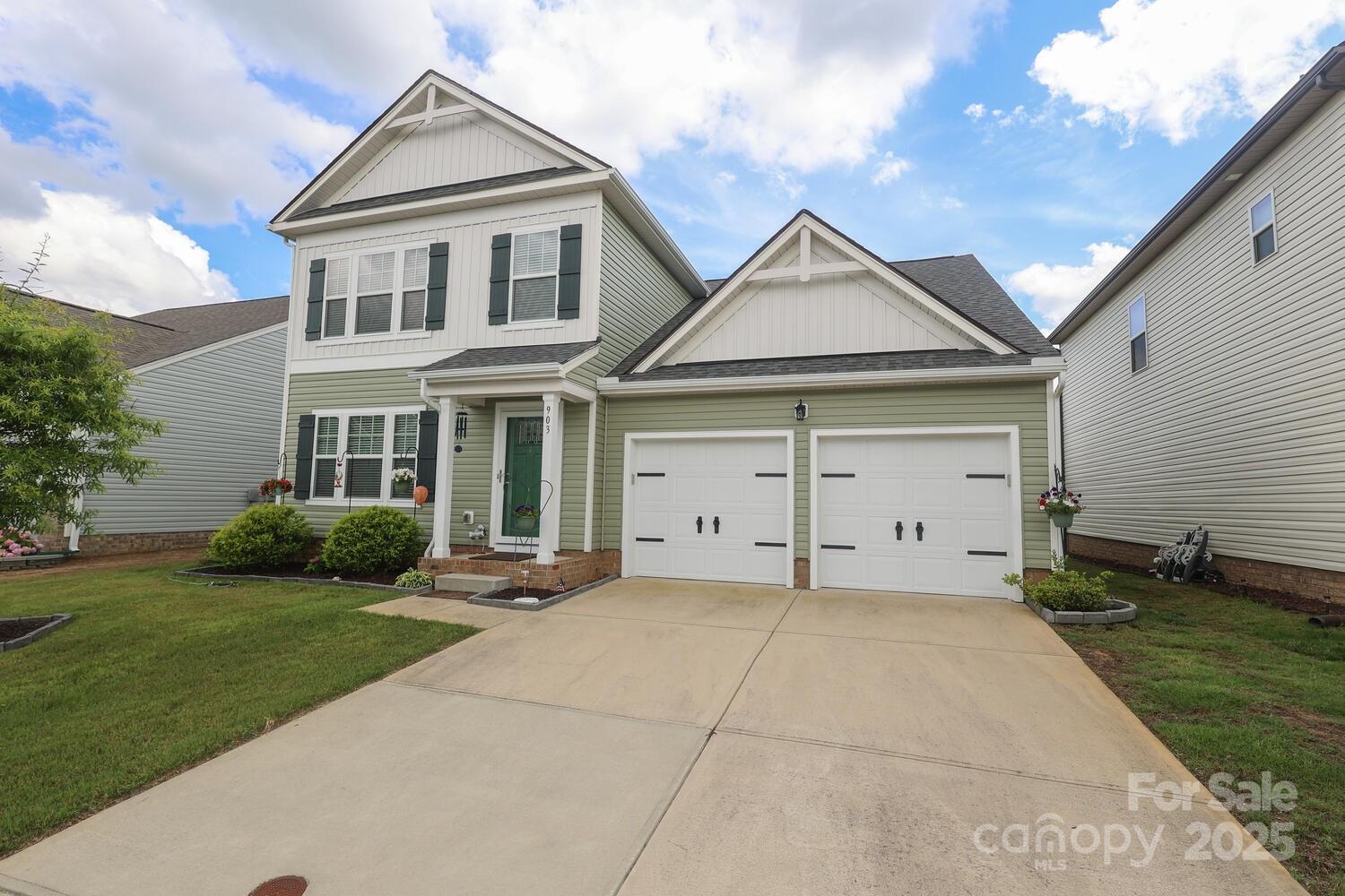 903 Von Buren Boulevard
