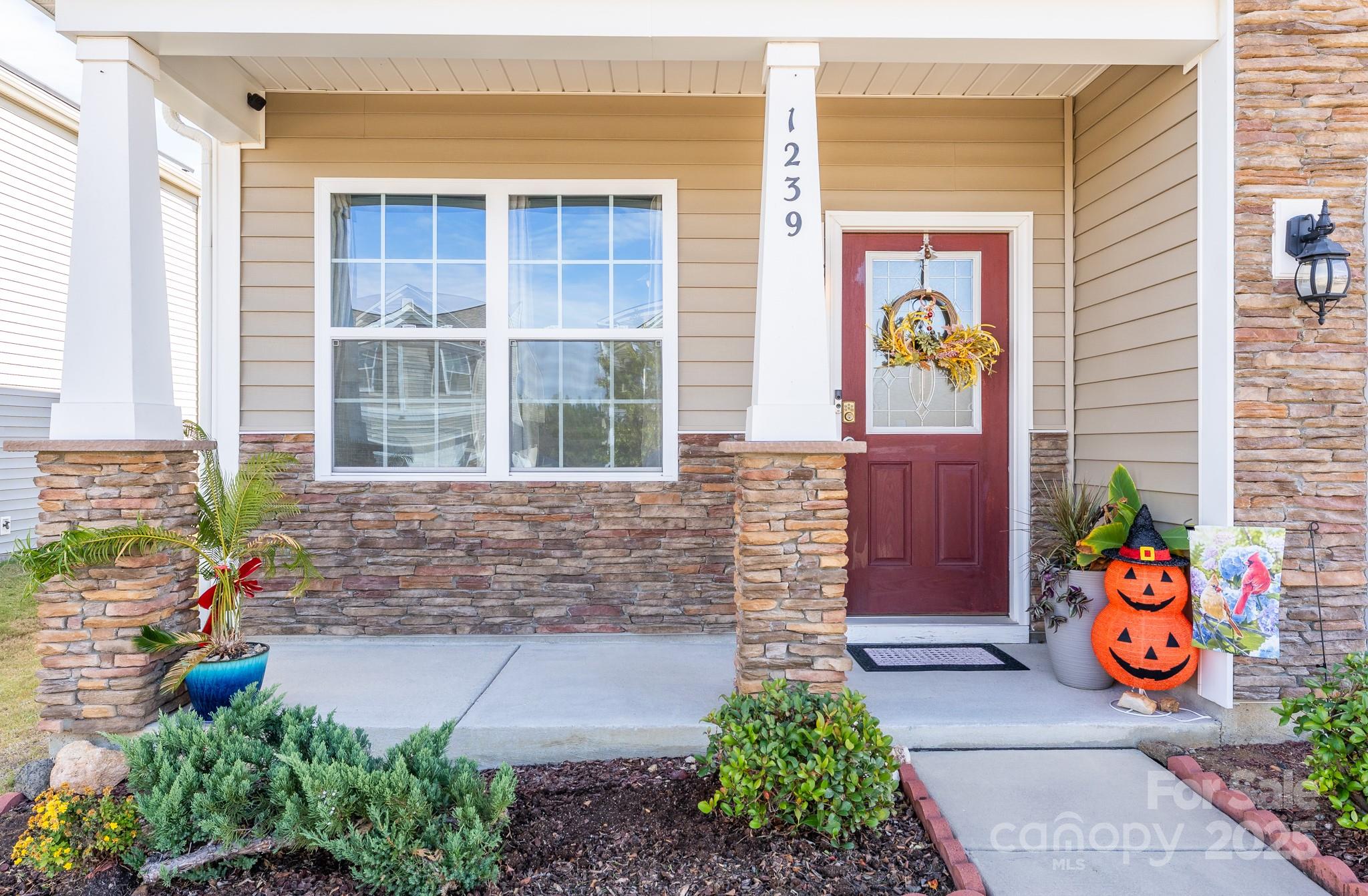 1239 Kent Downs Avenue SW