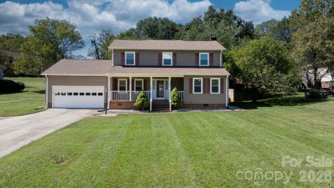 Photo of 3675 10th Street DR, Hickory, NC 28601 (MLS # 4430666)